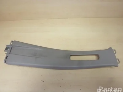 Toyota 62411-0D060 / 624110D060 YARIS (_P13_) 2010 Tapisserie voiture right side - Image 1