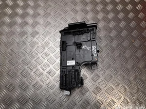 Tesla 1657650-30-B, 1670977-00-A / 165765030B, 167097700A Model Y 2023 Boîte à fusibles