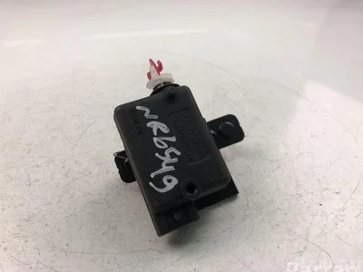 Dacia 8200754083 SANDERO 2010 Unité de commande pour hayon - Image 1