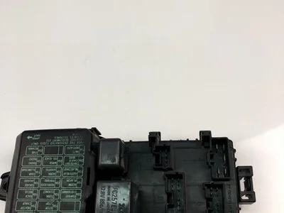 Mitsubishi MR158636 LANCER VI (CJ-CP_) 2002 Boîte à fusibles - Image 1