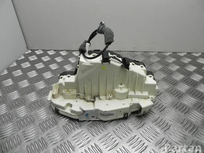 Mercedes-Benz A 221 720 08 35 / A2217200835 S-CLASS (W221) 2006 Serrure de porte Right Front - Image 1