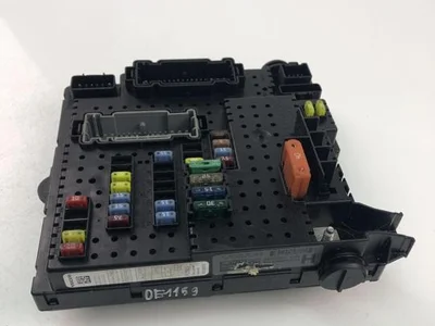 Volvo 30728512 XC90 I 2010 Fuse Box - Image 1