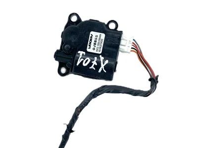 Kia D332-CK8AA04, D332CK8AA04 / D332CK8AA04, D332CK8AA04 CEE'D (CD) 2020 Moteur de réglage pour volet de régulation - Image 1