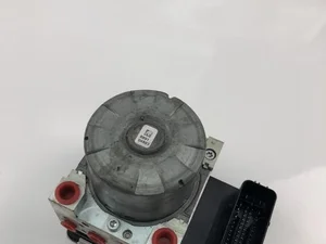 Volvo 32214804 V90 II 2019 Unité de commande hydraulique ABS
