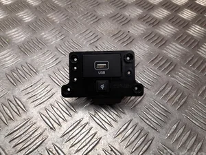 Hyundai 96120-G2100 / 96120G2100 IONIQ (AE) 2021 Périphérique d'entrée USB