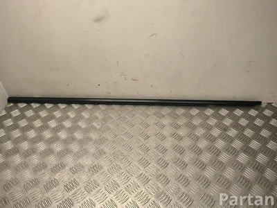 Audi 4M8837475C Q8 (4MN, 4MT) 2024 Durų stiklo rėmo apdaila kairė priekis - Paveiksliukas 1