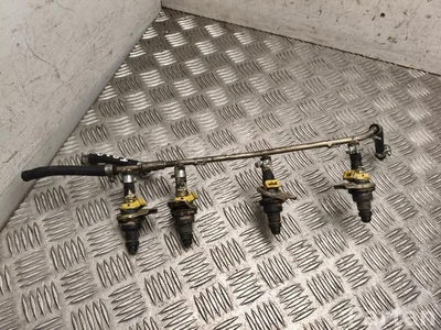 Mercedes-Benz 0280150034 S-CLASS Saloon (W108, W109) 1971 Fuel rail - Image 1
