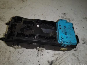 Volvo 30807016 V40 Estate (VW) 1996 Boîte à fusibles