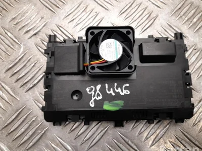 BMW 5A73DC5 IX 1 2023 Bouton de chargement sans fil - Image 1