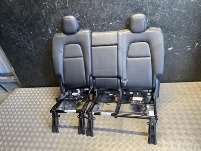 Tesla Model Y 2022 Siège arrière - Image 1