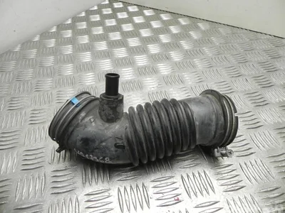 Toyota 17881-0T060 / 178810T060 AVENSIS Estate (_T27_) 2013 Prise d'air / Conduit d'air d'admission - Image 1