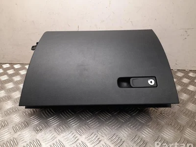 Mercedes-Benz 24768084009501 B-Class (W247) 2022 Boîte à gants - Image 1