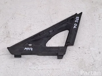 Mercedes-Benz A2058110198 C-CLASS (W205) 2015 Couverture du rétroviseur extérieur - Image 1