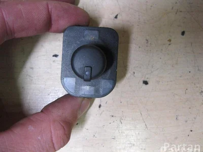 Seat 8E0 959 565 A / 8E0959565A EXEO (3R2) 2009 Bouton de miroir électrique - Image 1