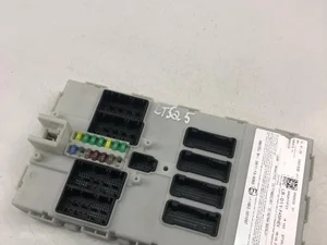 BMW 6825532 1 (F20) 2012 Boîte à fusibles