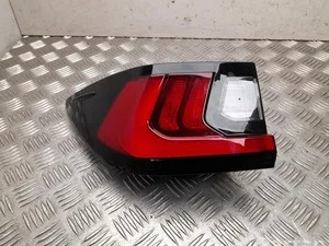 Lexus 81560-52F80 / 8156052F80 LBX 2025 Feu arrière