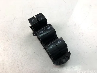 Toyota 84040-33160 / 8404033160 RAV 4 V 2020 Bouton de lève-vitre - Image 1