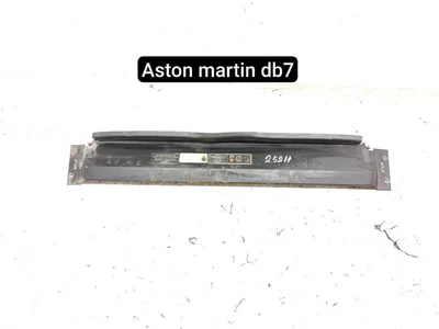 Aston Martin DB7 Volante 2002 Garniture de radiateur - Image 1
