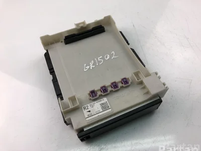 Toyota 82730-42890A / 8273042890A RAV 4 V 2020 Boîte à fusibles - Image 1