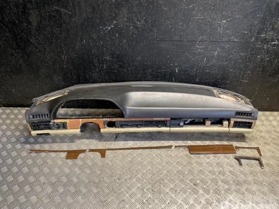 Mercedes-Benz S-CLASS (C126 Coupe) 1980 Tableau de bord - Image 1