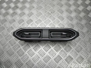 Dacia 687509018R Sandero III (DJF/BJI cross) 2022 Dysza powietrzna Centralny