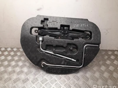 Toyota 64777-47080 / 6477747080 PRIUS PLUS (_W4_) 2019 Caja de herramientas - Imagen 1