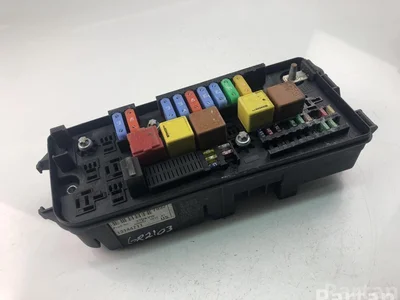 Opel 13144711 VECTRA C 2005 Boîte à fusibles - Image 1