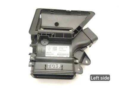 Porsche 970.572.211.04 / 97057221104 PANAMERA (970) 2015 Évent Left Front - Image 1