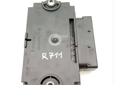 Porsche 970.618.109.09 / 97061810909 PANAMERA (970) 2012 Unité de commande pour frein de stationnement électromécanique - Image 1