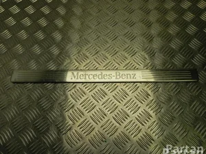 Mercedes-Benz A 212 686 09 36 / A2126860936 E-CLASS (W212) 2012 Bordure de seuil de porte