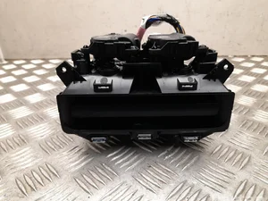 Tesla 1733423-30, 1743022-00-C, 2025630-30 / 173342330, 174302200C, 202563030 Model Y 2025 Évent Central