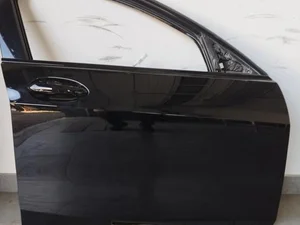 BMW 1 (F70) 2025 Drzwi z przodu po prawej