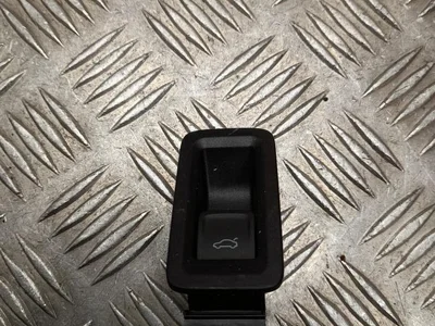 Volkswagen 3G0 959 831 / 3G0959831 ID. Buzz 2024 Bouton du coffre à bagages - Image 1