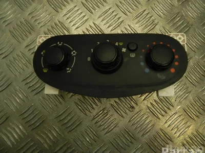 Dacia XE1074172 SANDERO II 2015 Appareil de commande - Image 1