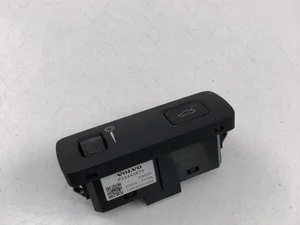 Volvo P31443873 XC60 II (246) 2020 Mygtukas, bagažinės dangčio