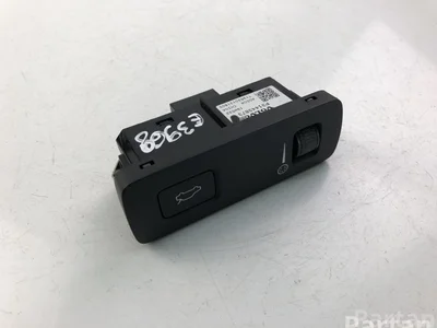 Volvo P31443873 XC60 II (246) 2019 Bouton du coffre à bagages - Image 1