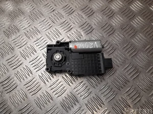 Peugeot 1999-1050105A, 3M25569, 1924800196 / 19991050105A, 3M25569, 1924800196 508 SW II 2019 Moteur de toit coulissant