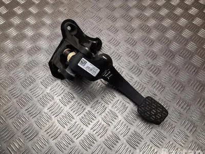 Mercedes-Benz A 247 290 04 00 / A2472900400 A-CLASS W177 2020 Kupplungspedal - Bild 1