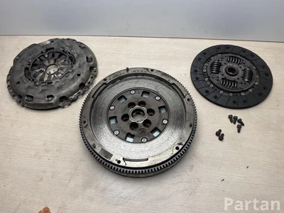 Volkswagen 05E141015A ; 05E105266C`; 05E141031A / 05E141015A, 05E105266C, 05E141031A PASSAT B8 (3G2, CB2) 2020 Kit de embrague - Imagen 1