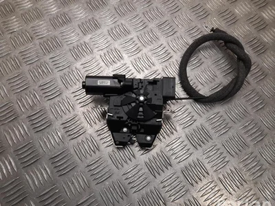 Mercedes-Benz A 231 750 00 85 / A2317500085 S-CLASS (W222, V222, X222) 2015 Bootlid Lock - Image 1