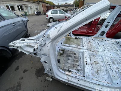 Polestar 4 2025 Kėbulo ketvirtis kairė priekis - Nuotrauka 1