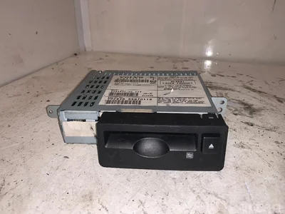 Volvo 30657552 XC90 I 2003 Changeur de CD - Image 1