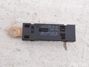 Mercedes-Benz A1568200089 C-CLASS (W205) 2015 Amplificador de antena