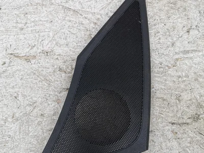 Mazda BHN160811 3 (BM) 2018 Grille de haut-parleur - Image 1