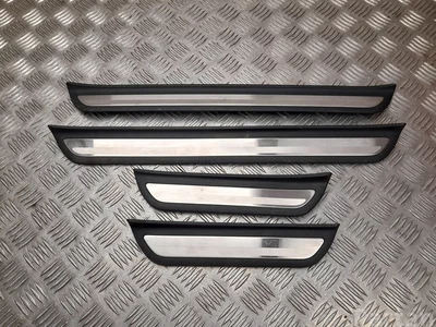 Kia 85884-J7000, 85874-J7000, 85878-J7000, 85888-J7000 / 85884J7000, 85874J7000, 85878J7000, 85888J7000 CEE'D sportwagon (CD) 2024 Bordure de seuil de porte complect - Image 1