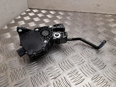 Lexus 78110-33181 / 7811033181 ES VII XZ10 2024 Pédale d'accélérateur - Image 1