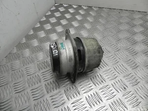 Volkswagen 7L8 199 131 A / 7L8199131A TOUAREG (7LA, 7L6, 7L7) 2009 Support moteur