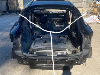 Maserati LEVANTE 2017 Quart de corps Right Rear - Image 1