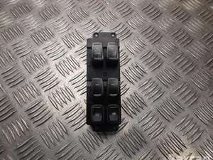 Ssangyong 85811-35200, 299139565 / 8581135200, 299139565 Tivoli Grand 2022 Bouton de lève-vitre Left Front