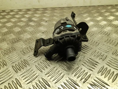 Audi 8K0 965 567 B / 8K0965567B A8 (4H_) 2015 Pompe à eau supplémentaire - Image 1